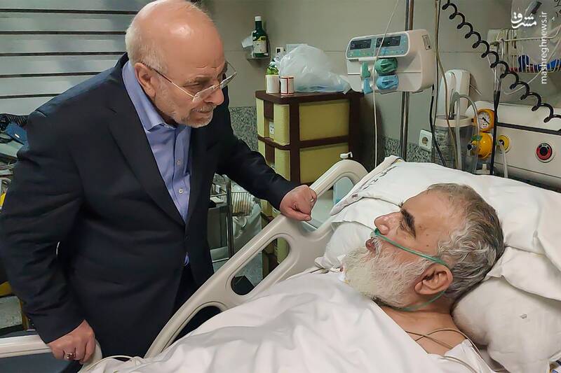 عکس/ عیادت قالیباف از آیتالله جاودان در بیمارستان