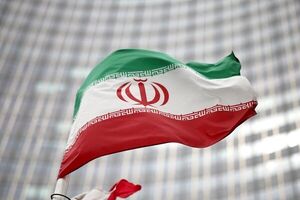 دشمنان تلاش دارند تا غرور ملی را از مردم ایران بگیرند