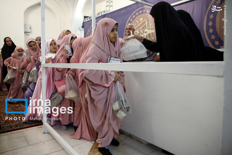 عکس/مراسم افطاری در حرم امام رضا (ع)