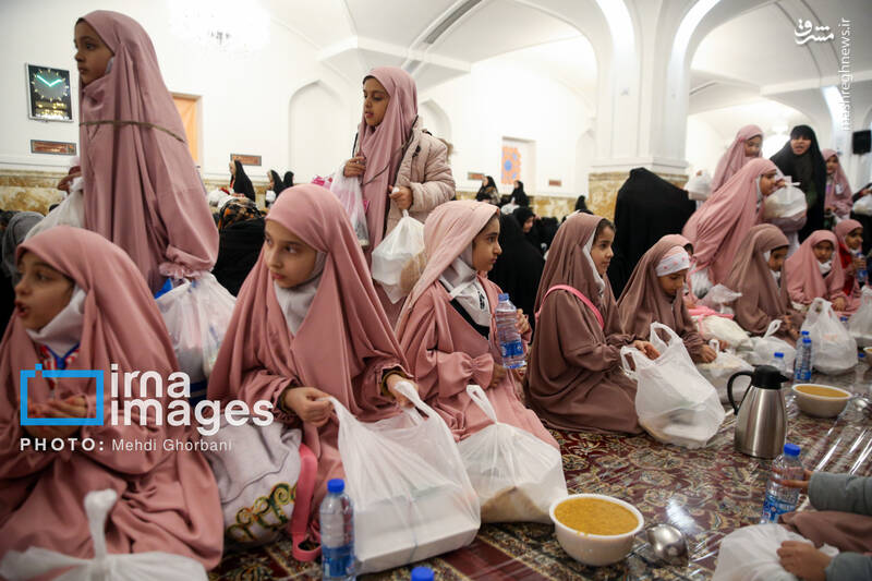 عکس/مراسم افطاری در حرم امام رضا (ع)