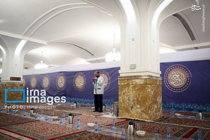 عکس/مراسم افطاری در حرم امام رضا (ع)