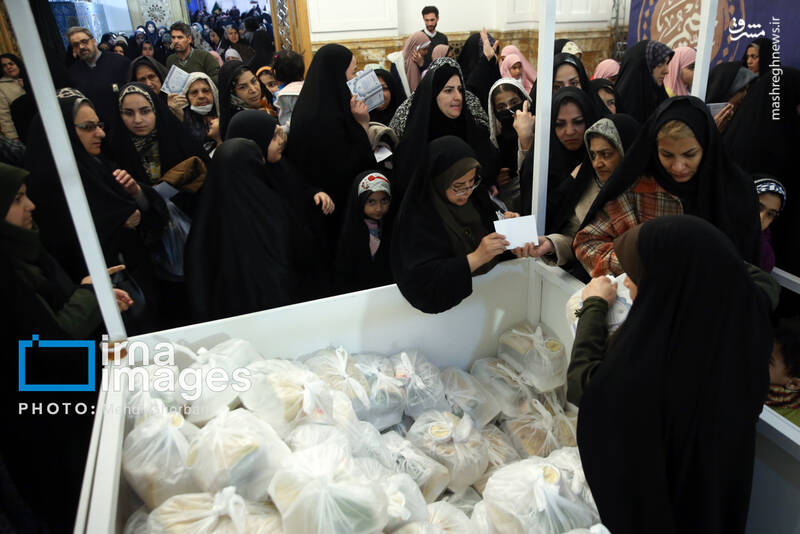 عکس/مراسم افطاری در حرم امام رضا (ع)