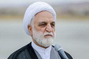 به همه کسانی که قصد دارند با سرمایهگذاری، اقتصاد و تولید کشور را متحول سازند این نوید را میدهیم که در حصار حمایتی هستند
