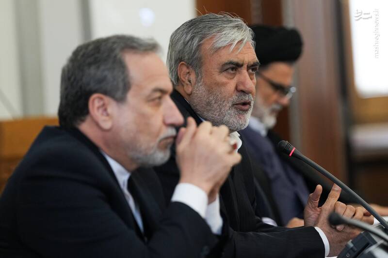 عکس/ جلسه مشترک اعضای کمیسیون امنیت ملی با عراقچی