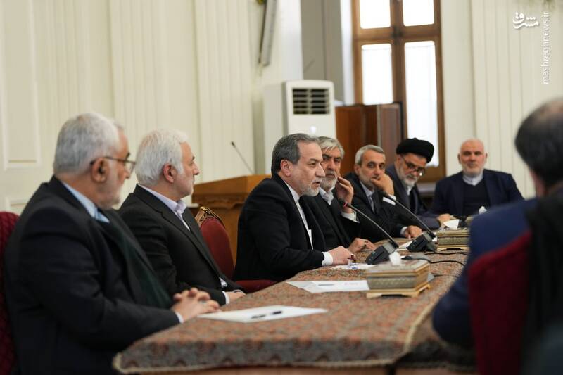 عکس/ جلسه مشترک اعضای کمیسیون امنیت ملی با عراقچی