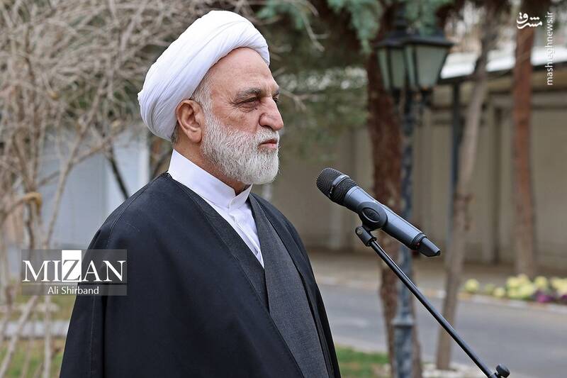 عکس/ محسنی اژهای یک اصله نهال کاشت عکس/ محسنی اژهای یک اصله نهال کاشت