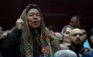 وش‌آمدگویی متفاوت بانوی باغدار به رئیس‌جمهور در نشست با فعالان کشاورزی و دامپروری شهرستان‌های شمال شرق استان تهران