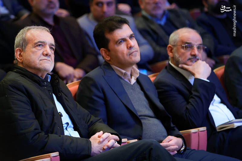 عکس/ دیدار رئیس جمهور پزشکیان با فناوران و نخبگان دانشبنیان