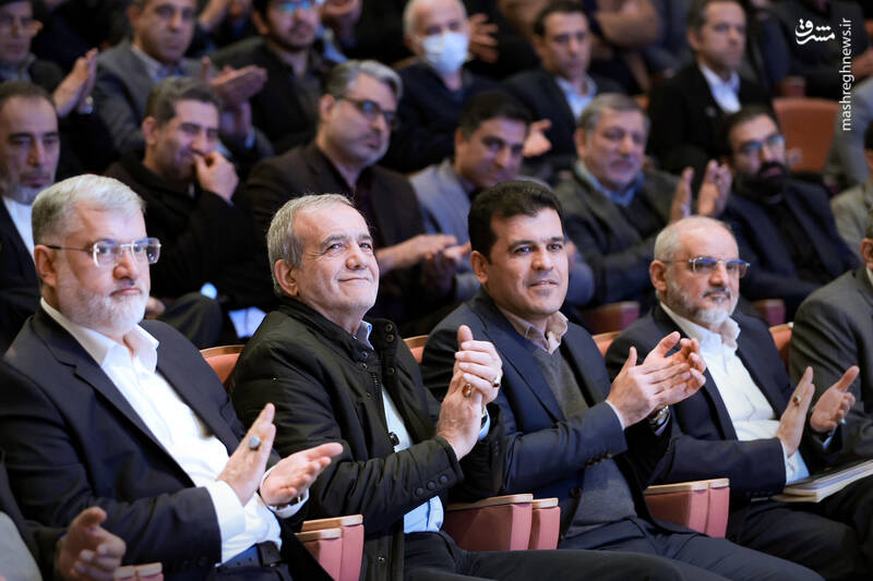 عکس/ دیدار رئیس جمهور پزشکیان با فناوران و نخبگان دانشبنیان