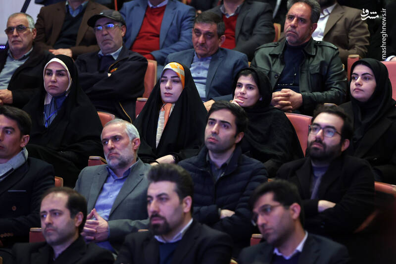 عکس/ دیدار رئیس جمهور پزشکیان با فناوران و نخبگان دانشبنیان