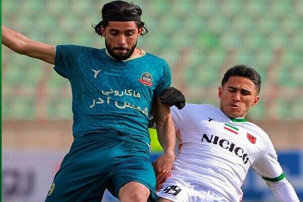 شب سخت پرسپولیس در کویر برای ماندن در کورس؛ دربی جذاب و حساس شمالیها