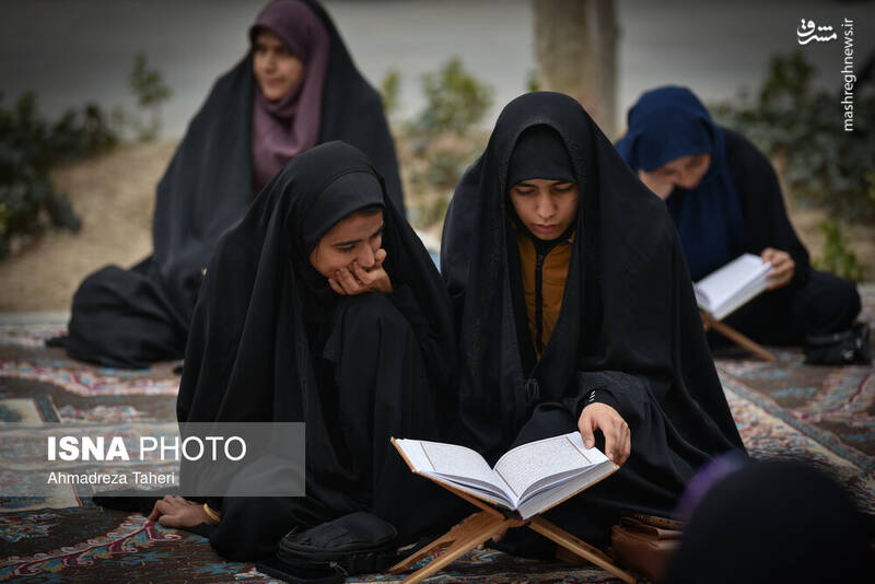 عکس/ مراسم جزخوانی قرآن کریم در گذر فرهنگی چهارباغ اصفهان