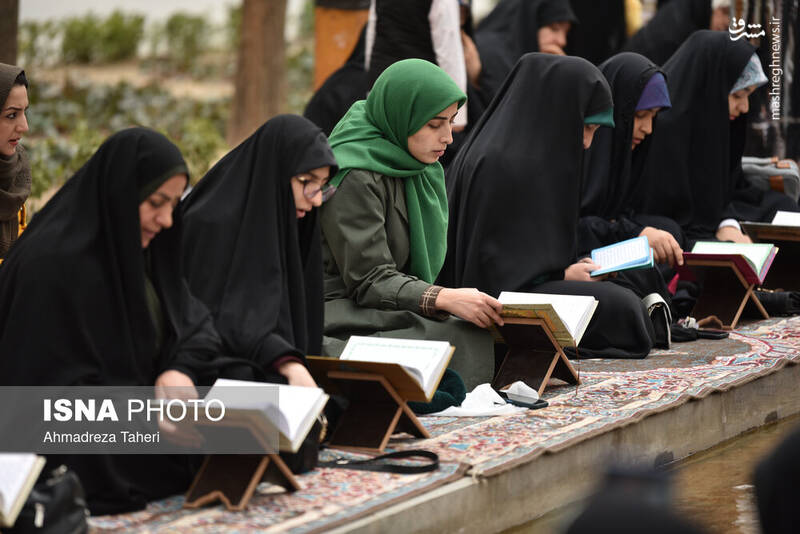 عکس/ مراسم جزخوانی قرآن کریم در گذر فرهنگی چهارباغ اصفهان