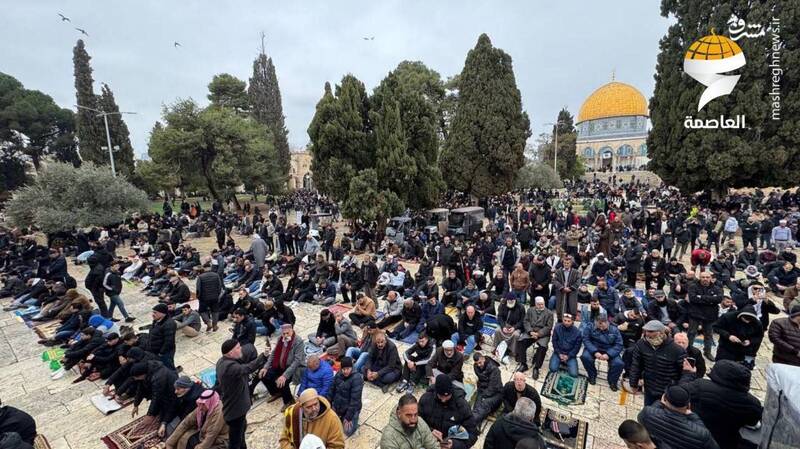عکس/ حضور ۹۰ هزار نفر در اولین نماز جمعه مسجد الاقصی در رمضان