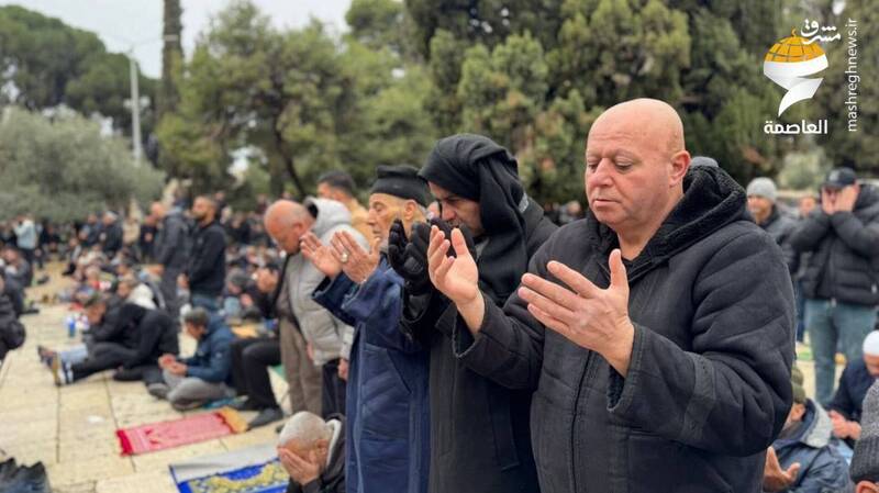 عکس/ حضور ۹۰ هزار نفر در اولین نماز جمعه مسجد الاقصی در رمضان