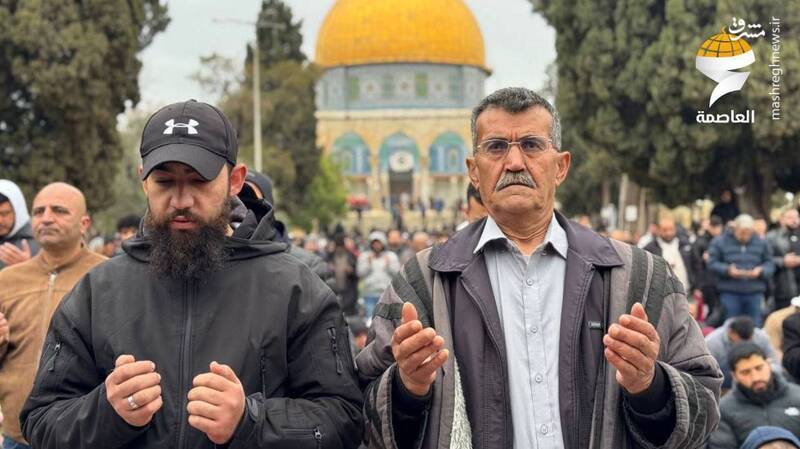 عکس/ حضور ۹۰ هزار نفر در اولین نماز جمعه مسجد الاقصی در رمضان