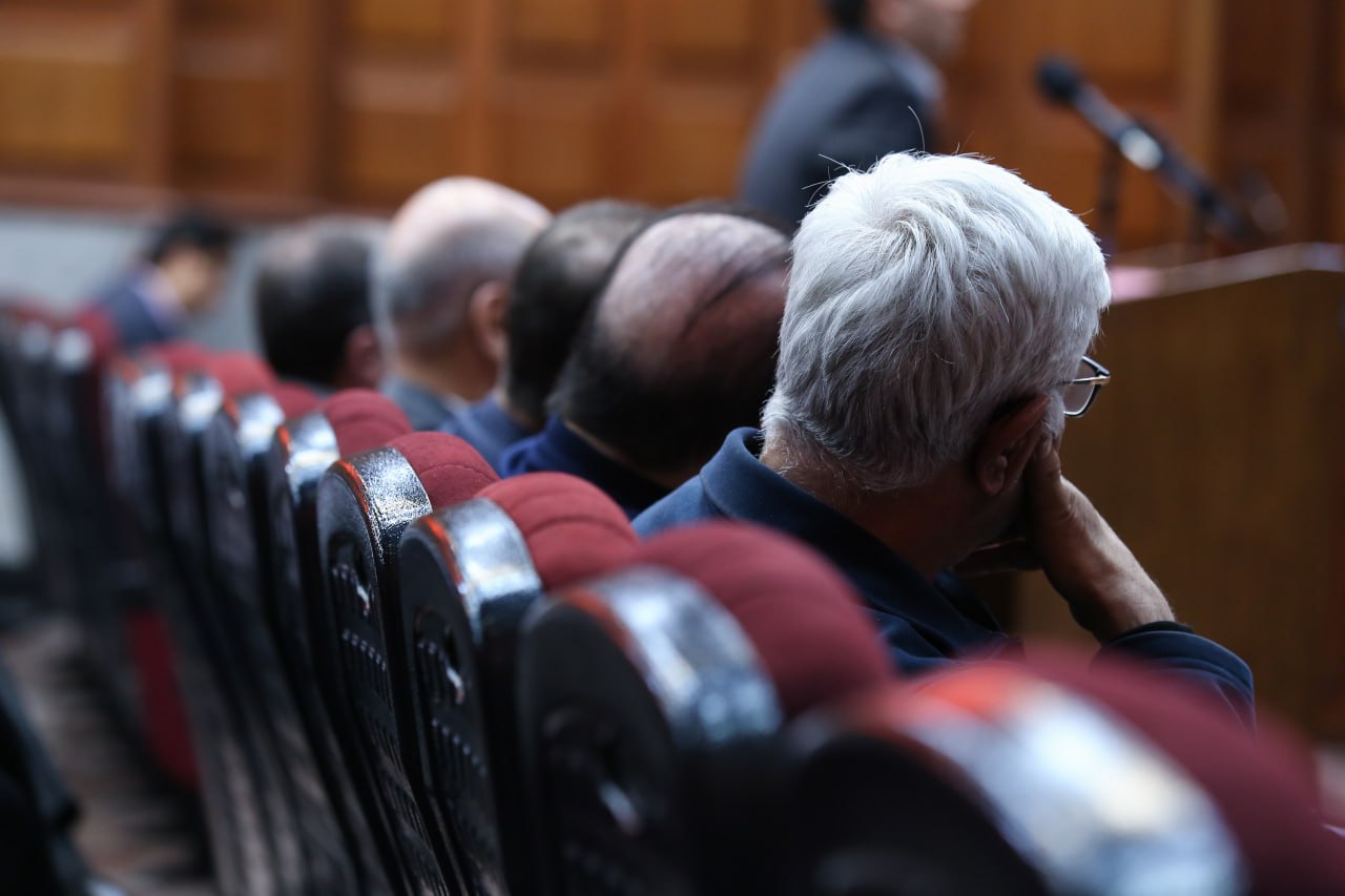 نماینده دادستان: متهمان در ازای دریافت ارز برای ایجاد اشتغال برای کشور معضل ایجاد کردهاند/ شگرد متقلبانه متهمان پرونده گروه رستمی صفا برای خروج ارز از کشور