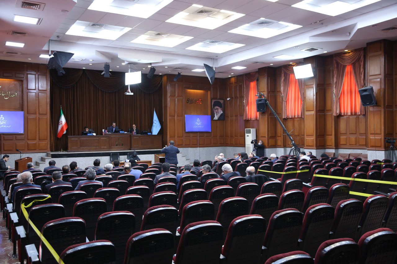 نماینده دادستان: متهمان در ازای دریافت ارز برای ایجاد اشتغال برای کشور معضل ایجاد کردهاند/ شگرد متقلبانه متهمان پرونده گروه رستمی صفا برای خروج ارز از کشور