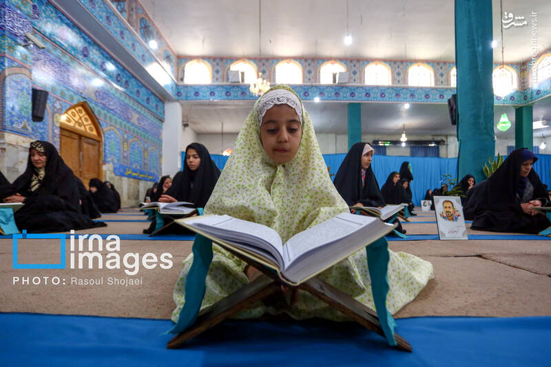 عکس/ جزءخوانی قرآن در آستان امامزاده نرمی اصفهان