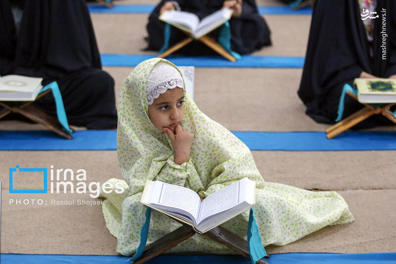 عکس/ جزءخوانی قرآن در آستان امامزاده نرمی اصفهان