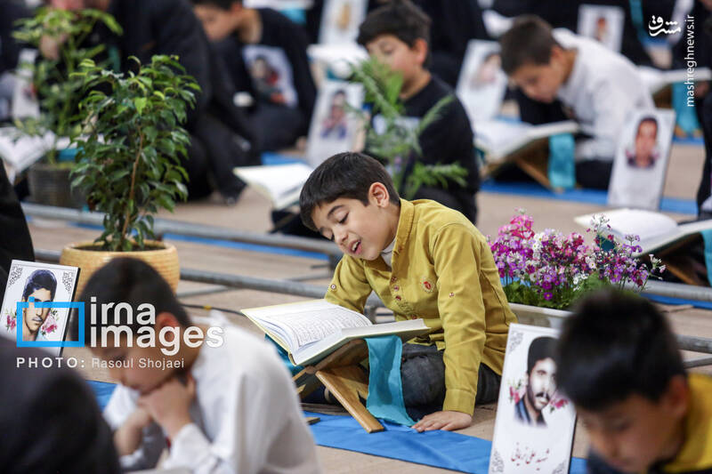 عکس/ جزءخوانی قرآن در آستان امامزاده نرمی اصفهان