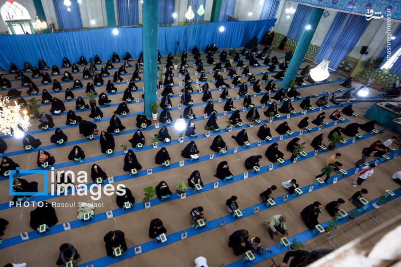 عکس/ جزءخوانی قرآن در آستان امامزاده نرمی اصفهان