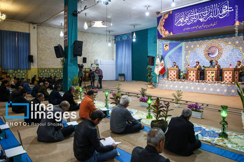 عکس/ جزءخوانی قرآن در آستان امامزاده نرمی اصفهان
