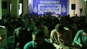 عکس / یازدهمین شب از ماه عاشقی در حسینیه آیتالله حقشناس