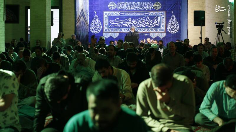 عکس / یازدهمین شب از ماه عاشقی در حسینیه آیتالله حقشناس 13
