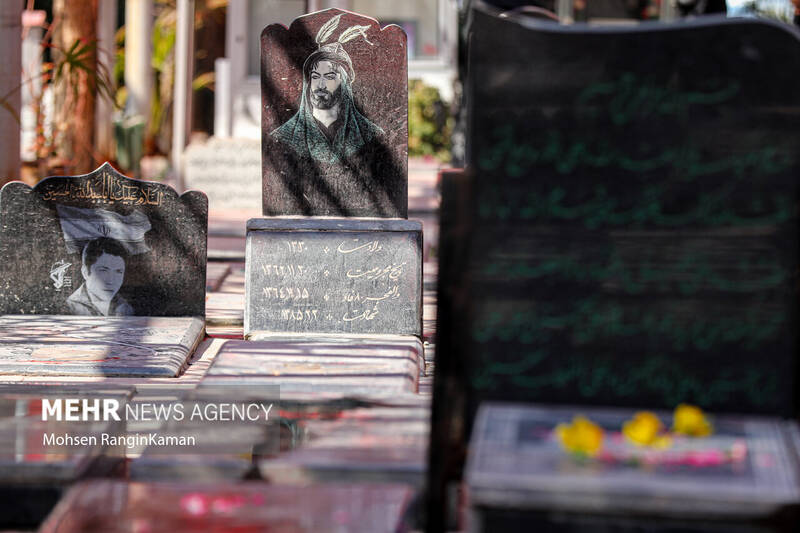 زیارت قبور شهدا در آخرین پنجشنبه سال