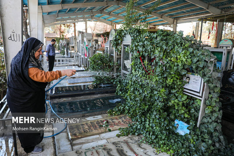 زیارت قبور شهدا در آخرین پنجشنبه سال
