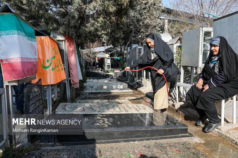 زیارت قبور شهدا در آخرین پنجشنبه سال