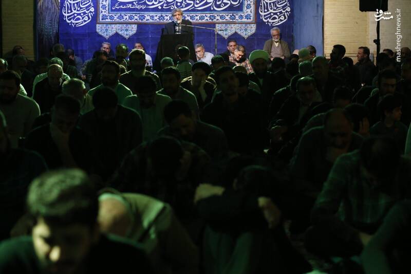 عکس / شب سیزدهم ماه رمضان در حسینیه آیتالله حقشناس 14