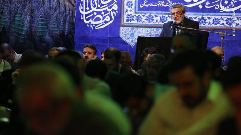 عکس / شب سیزدهم ماه رمضان در حسینیه آیتالله حقشناس 3