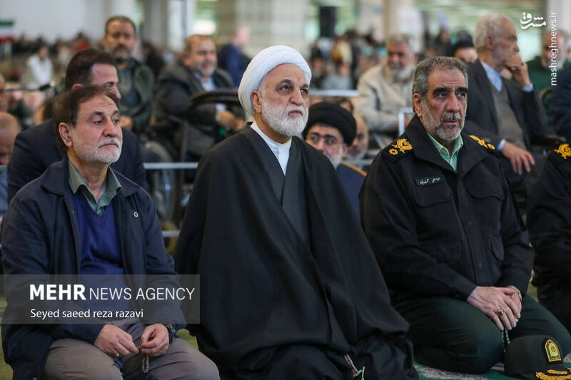 عکس / آخرین نماز جمعه سال 1403 16