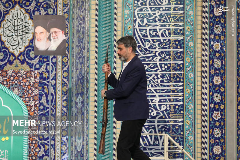 عکس / آخرین نماز جمعه سال 1403 25