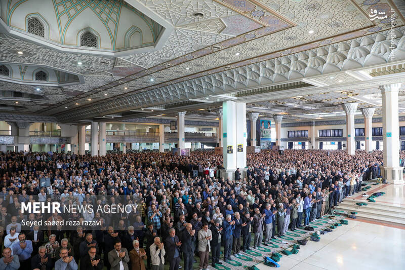 عکس / آخرین نماز جمعه سال 1403 17