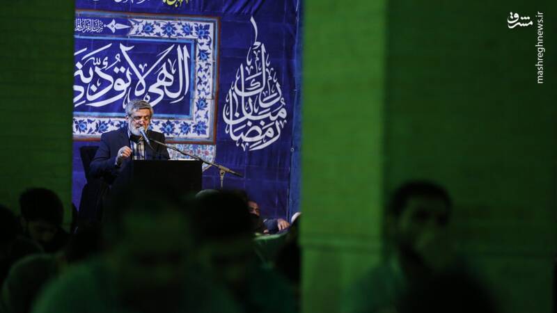 عکس / شب چهاردهم ماه رمضان در حسینیه آیتالله حقشناس 6