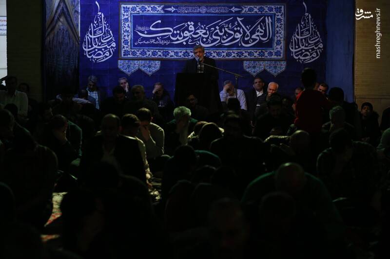 عکس / شب چهاردهم ماه رمضان در حسینیه آیتالله حقشناس 15