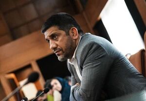 فیلم/ واکنش دبیر به شهادت رهبر انقلاب و حمله به کمپ تیم ملی؛ نامردی و حیف بود که آقا شهید نشود