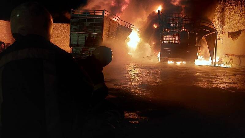 وقوع آتشسوزی گسترده نزدیک فرودگاه حلب سوریه+ تصاویر