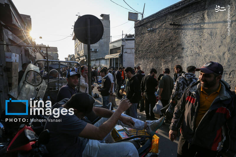 عکس/ بازار فروش مواد محترقه