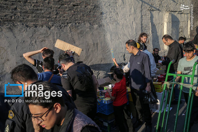 عکس/ بازار فروش مواد محترقه