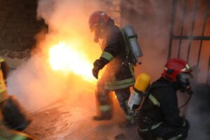 انفجار ترقههای چهارشنبهسوری از فراز برج میلاد