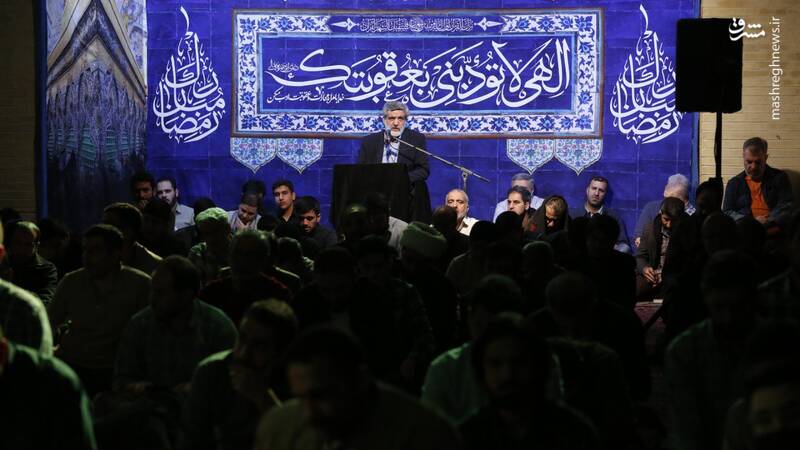 عکس / هفدهمین شب از ماه رمضان در حسینیه آیتالله حقشناس 3