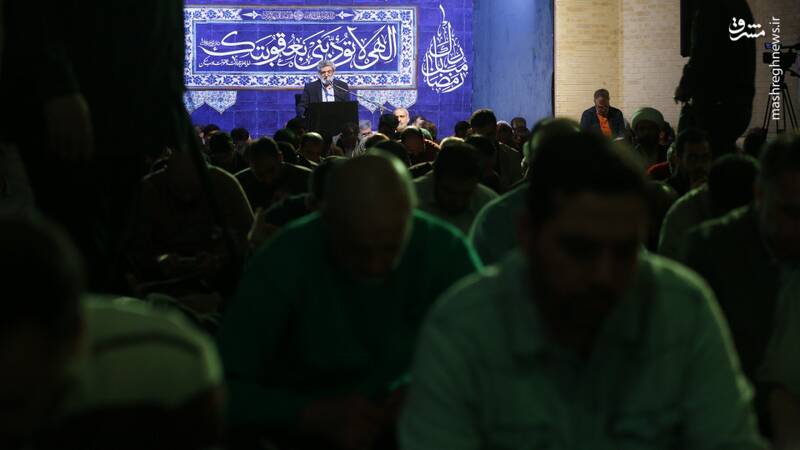 عکس / هفدهمین شب از ماه رمضان در حسینیه آیتالله حقشناس 13