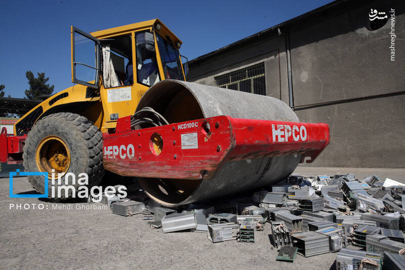 عکس/ امحای ۳۰۰۰ دستگاه ماینر