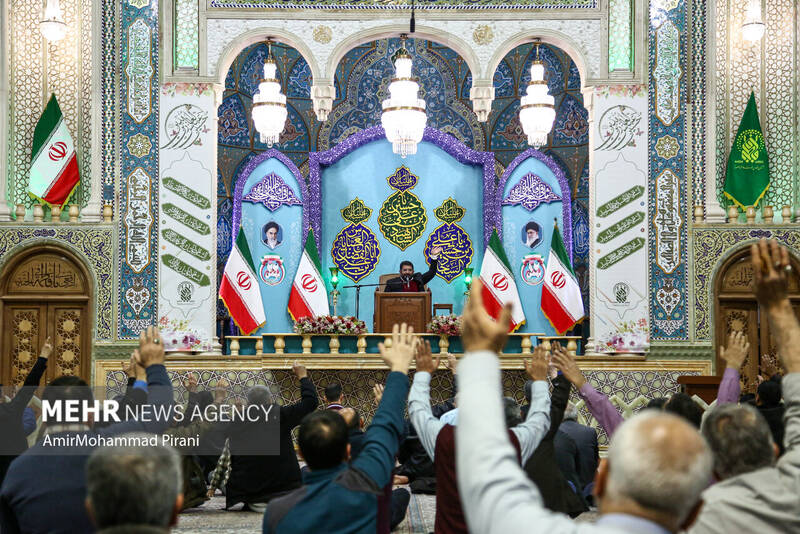 شب،زائران،قدر،حرم،شبي،دعا،الهي،معنويت،خداوند،دل،قرآن،استغفار ...