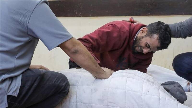 آخرین تحولات درگیریهای منطقه ای/ ادامه حملات صهیونیستها به غزه و شلیک راکت از جنوب لبنان/ وزیر جنگ رژیم صهیونیستی: حملات تا زمان آزادی همه اسرای ادامه خواهد یافت