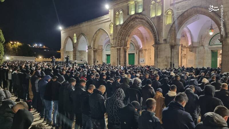 حضور دهها هزار نمازگزار در نماز تراویح مسجد الاقصی+ عکس